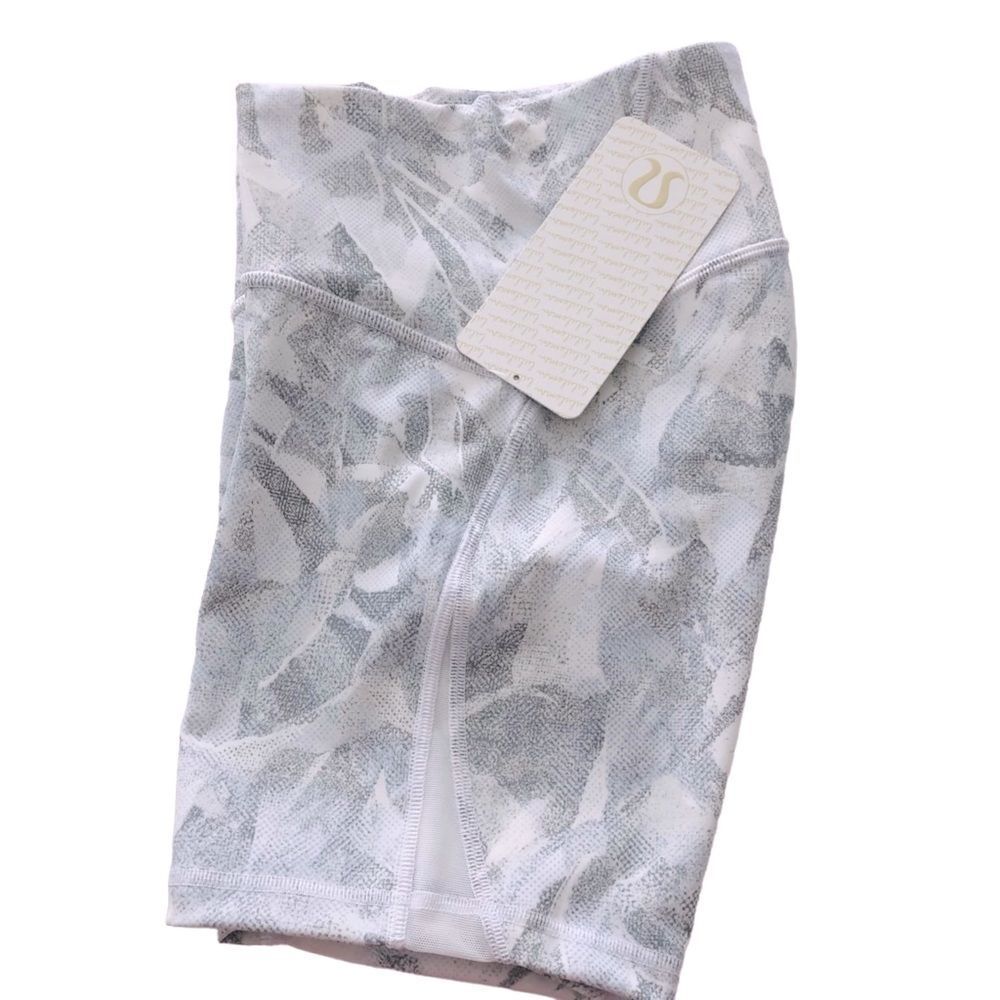 Lululemon Train Times Short 6" Jasmine White Multi / White Size 6 - Picture 10 of 11